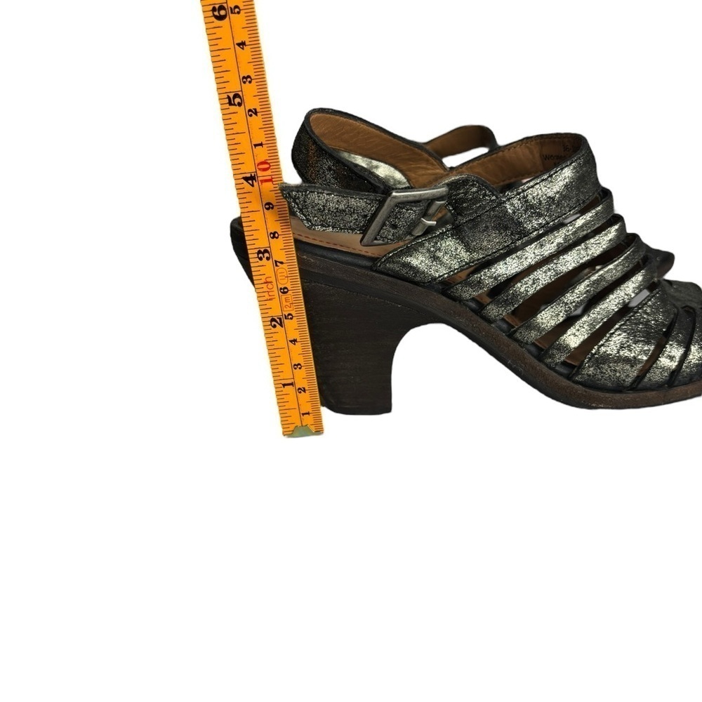 TRASK Ankle Strap Silver Leather Sandals Size 7 - Picture 8 of 8